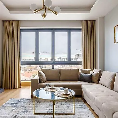 Grand By Newinn 4*